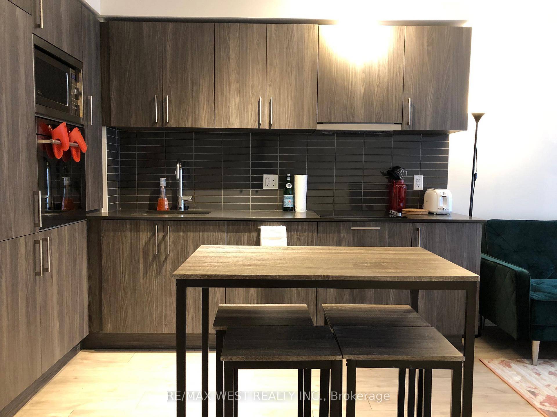 Beautiful and spacious, this large one bedroom suite in the highly sought after Minto Westside offers over 550 square feet of well designed living space.