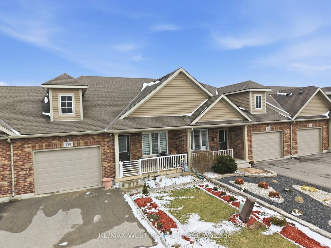 Freehold Bungalow Townhouse Featuring An Open Concept Layout With 2 Bedrooms On The Main Floor Plus 2 Additional Bedrooms In A Professionally Finished Basement.