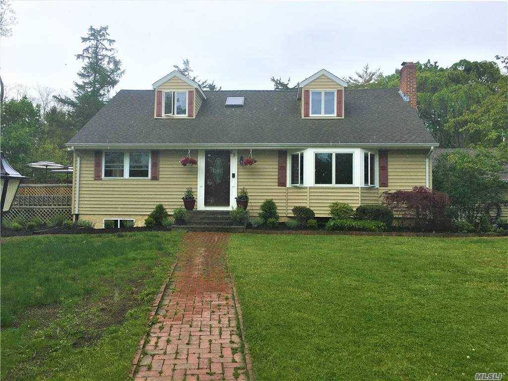 Cutchogue Summer vacation home with heated pool.
