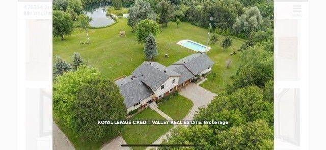 This Cottage Style House plus a second bungalow 1 bedroom complete house is Located just 1 Hour from Toronto With Exclusive 19.