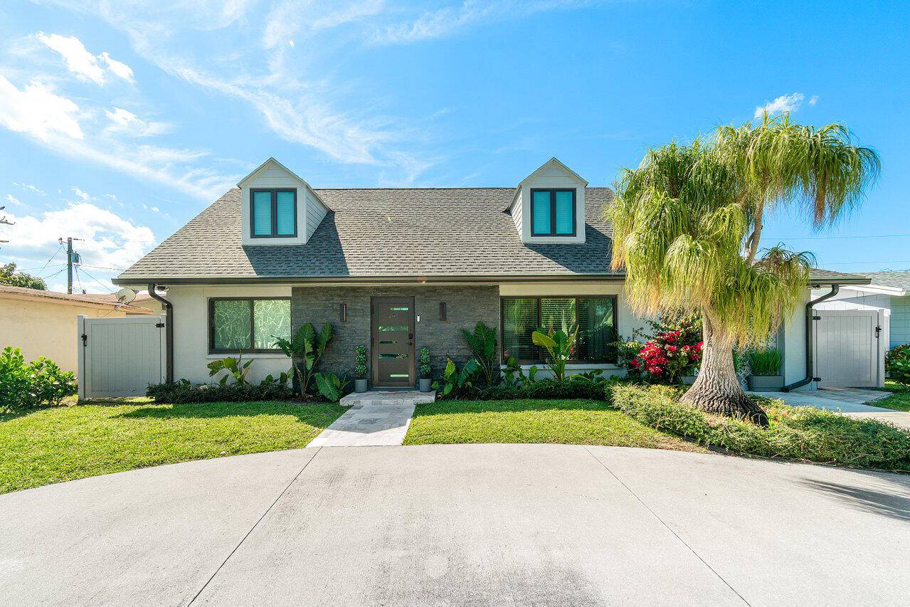 One of the larger homes in the vibrant and intimate Palm Beach Gardens Estates community, 293 Balsam features over 2, 300 square feet under air with five bedrooms and two ...