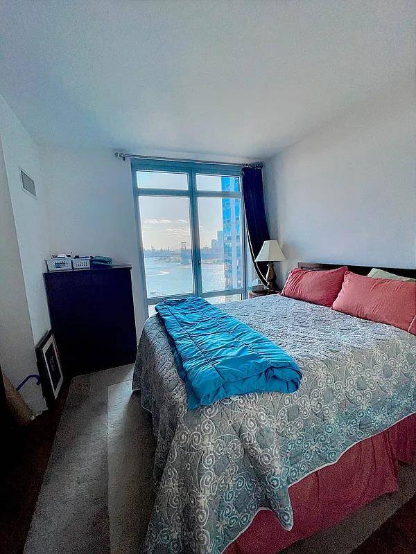 Note broker is also the owner of the unit Experience the best of Williamsburg in this one bedroom flexible bonus room rental which can be used as an office or ...