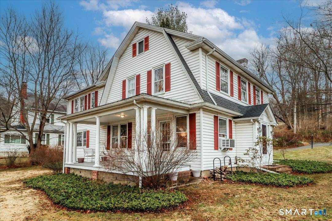 Downtown Country ! Enjoy the best of both worlds walkable village living with peaceful privacy.