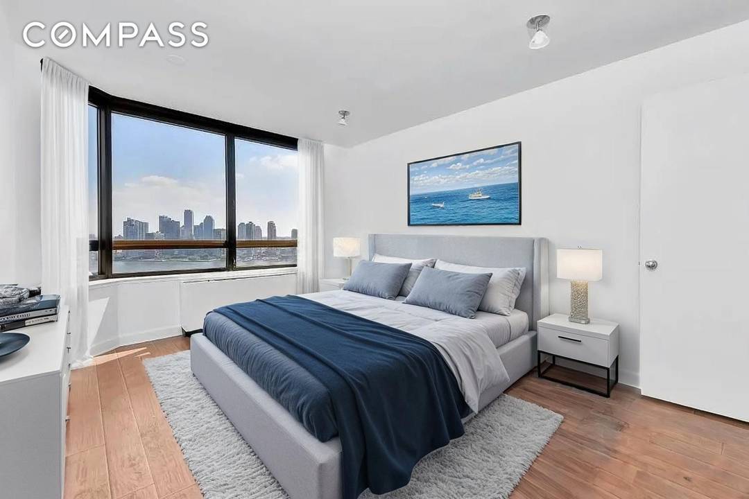 Gorgeous 1 bed 1 bath with direct East River views !