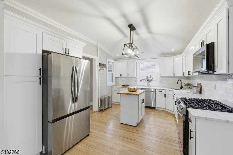 This sweet Colonial perfectly blends modern flair with a location that can't be beat, just two short blocks from the train and a few steps from the wonderful shops and ...