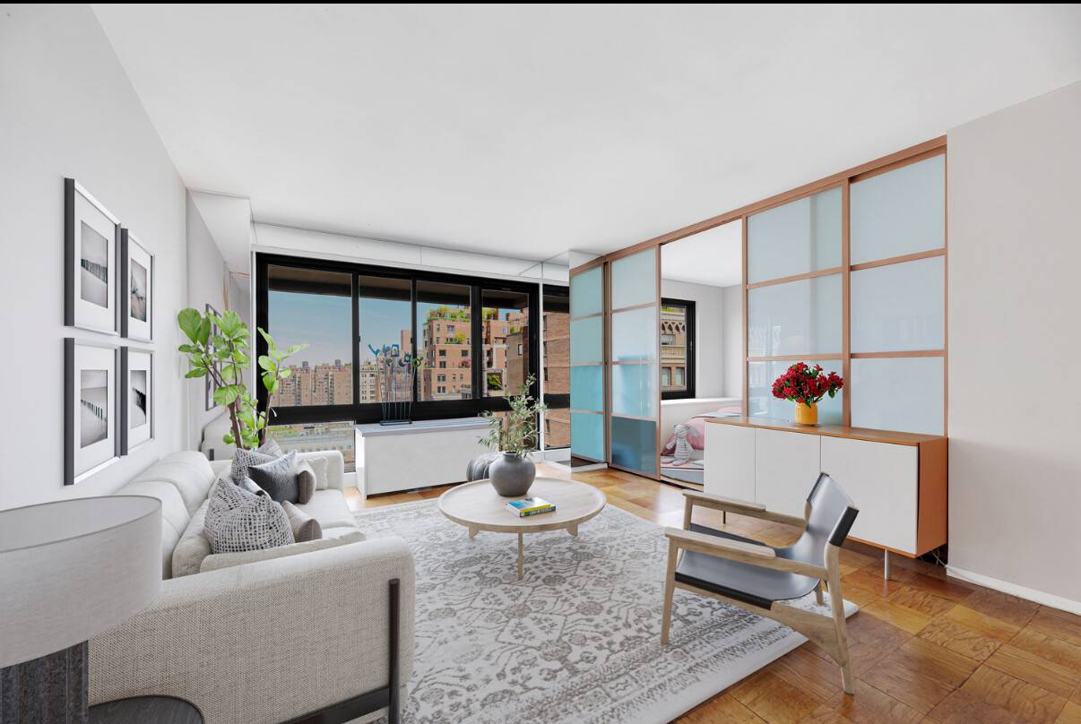 Welcome home to this bright, high floor two bedroom, two bath residence at the distinguished Park Regis, ideally located between Park and Madison Avenues just one block from Museum Mile ...