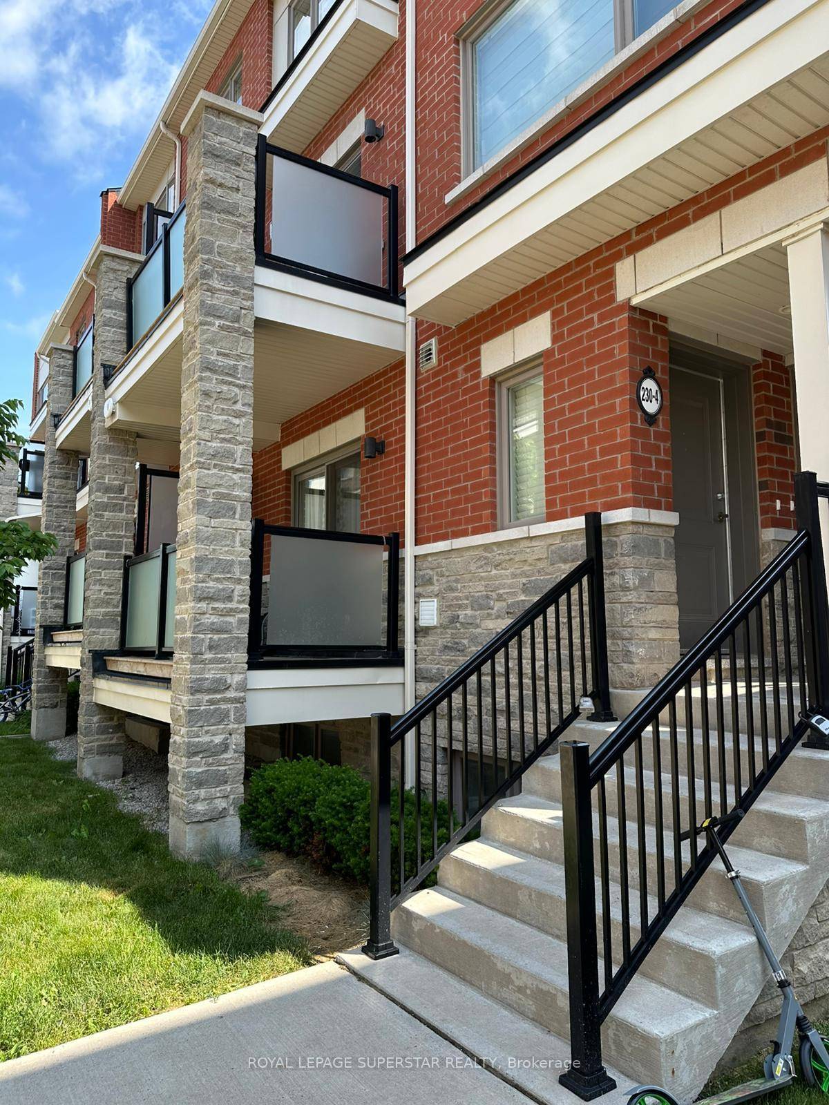 Welcome Home ! Brand New, Never Lived In 2 Beds, 2.