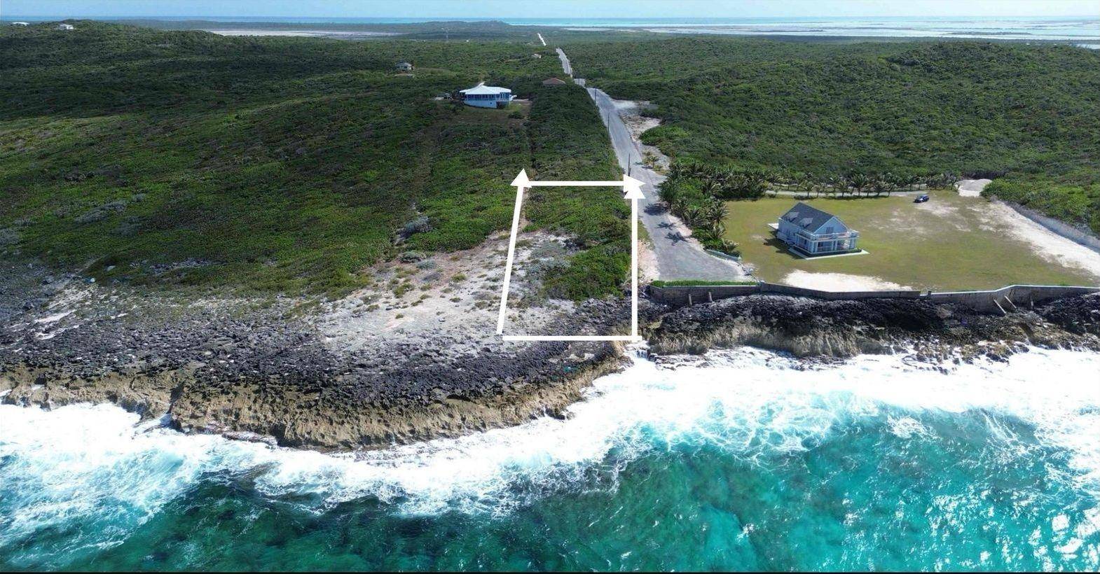 HAMILTON'S WATERFRONT LOT Land Long-Island-Bahamas