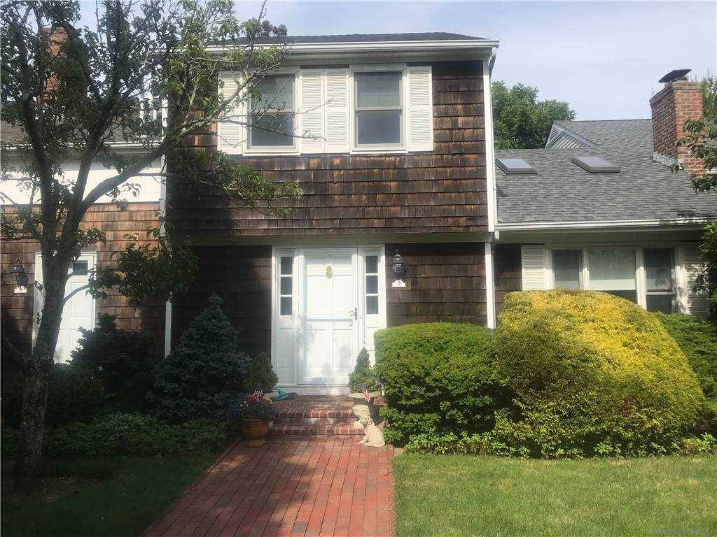 570 Hampton Road, Southampton NY 11968