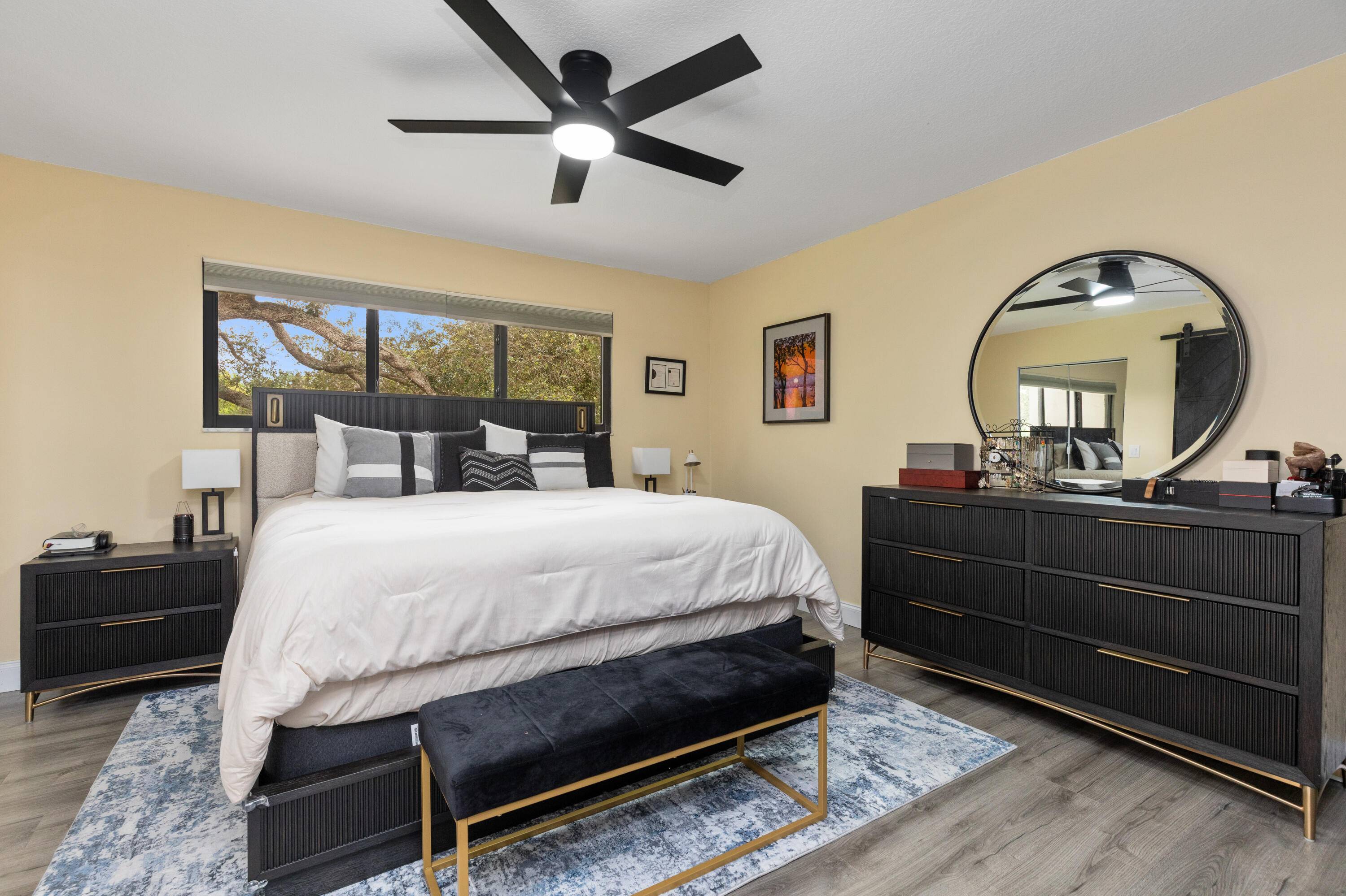 Welcome to the intimate Colony Court Lago Mar community.