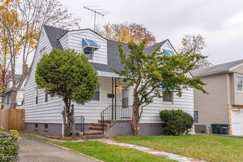 WELCOME TO THIS SPECIOUS FULLY RENOVATED 4 BEDROOM AND 3 FULL BATHS HOME WITH UPDATED KITCHEN, BATHROOMS, BRAND NEW ROOF AND WINDOWS.