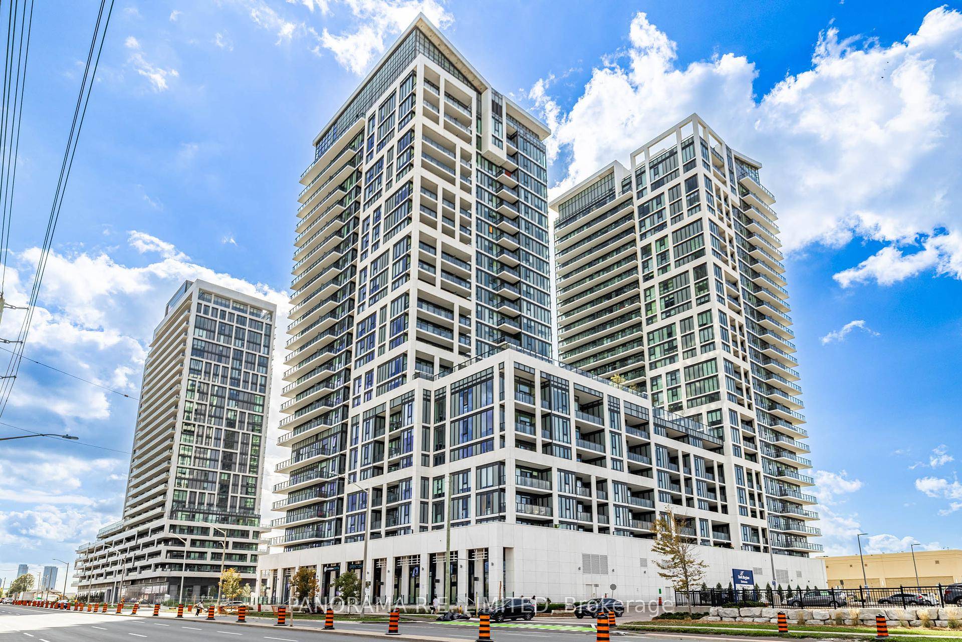 Gorgeous 1 Bedroom plus Den 2 Bathroom with 2 Bathrooms at high in demand Charisma Condominiums !