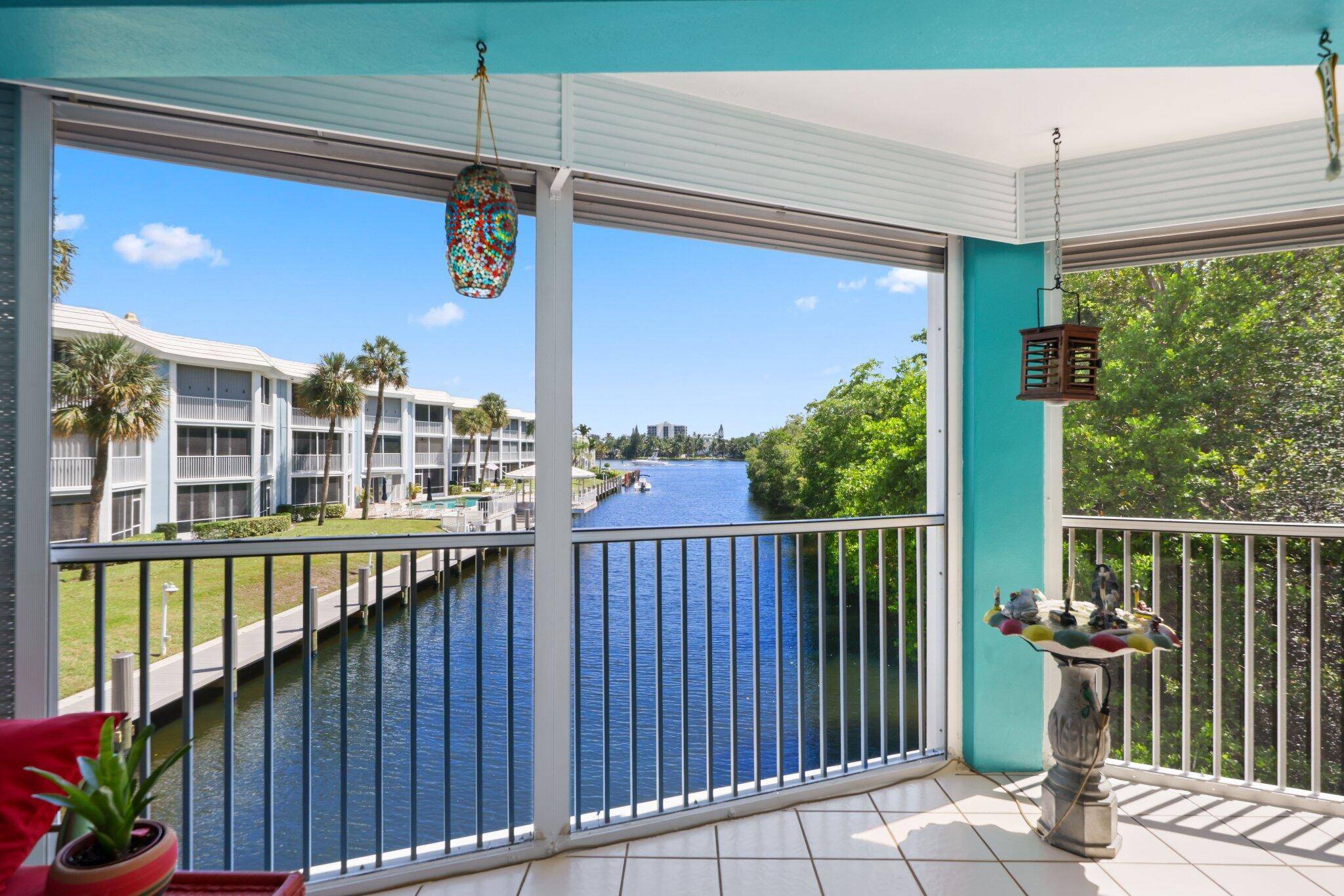 Welcome to 700 NE Harbour Terr a bright and inviting condo perfectly situated along the Intracoastal in one of Boca's most desirable condo enclaves.
