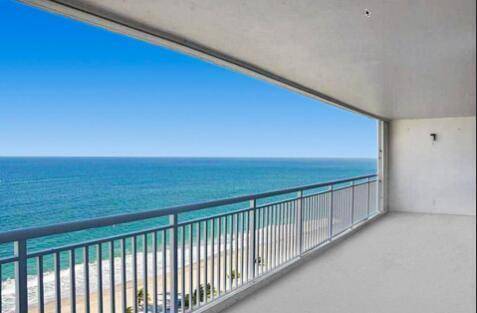 Oceanfront on the sand ! Huge 2BR 2.