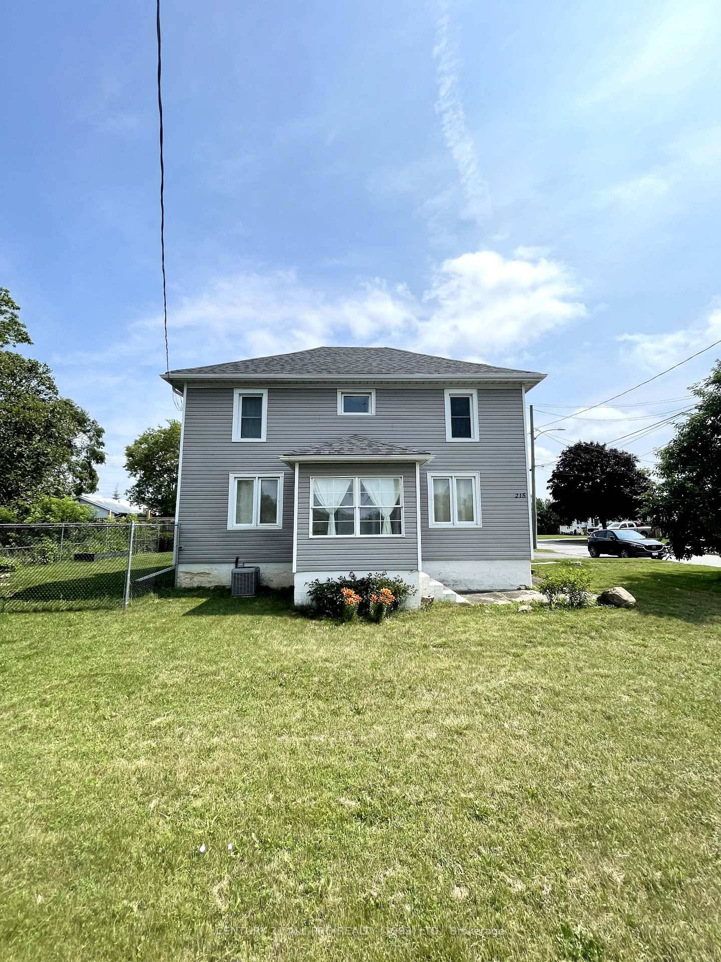 Three bedroom two storey home located close to all major shopping, amenities, schools, 401 and downtown.