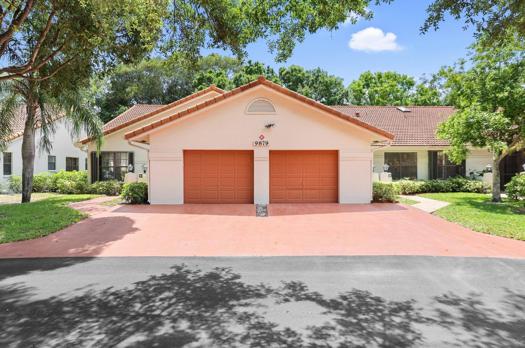 Come see this newly renovated Boynton Beach Villa !