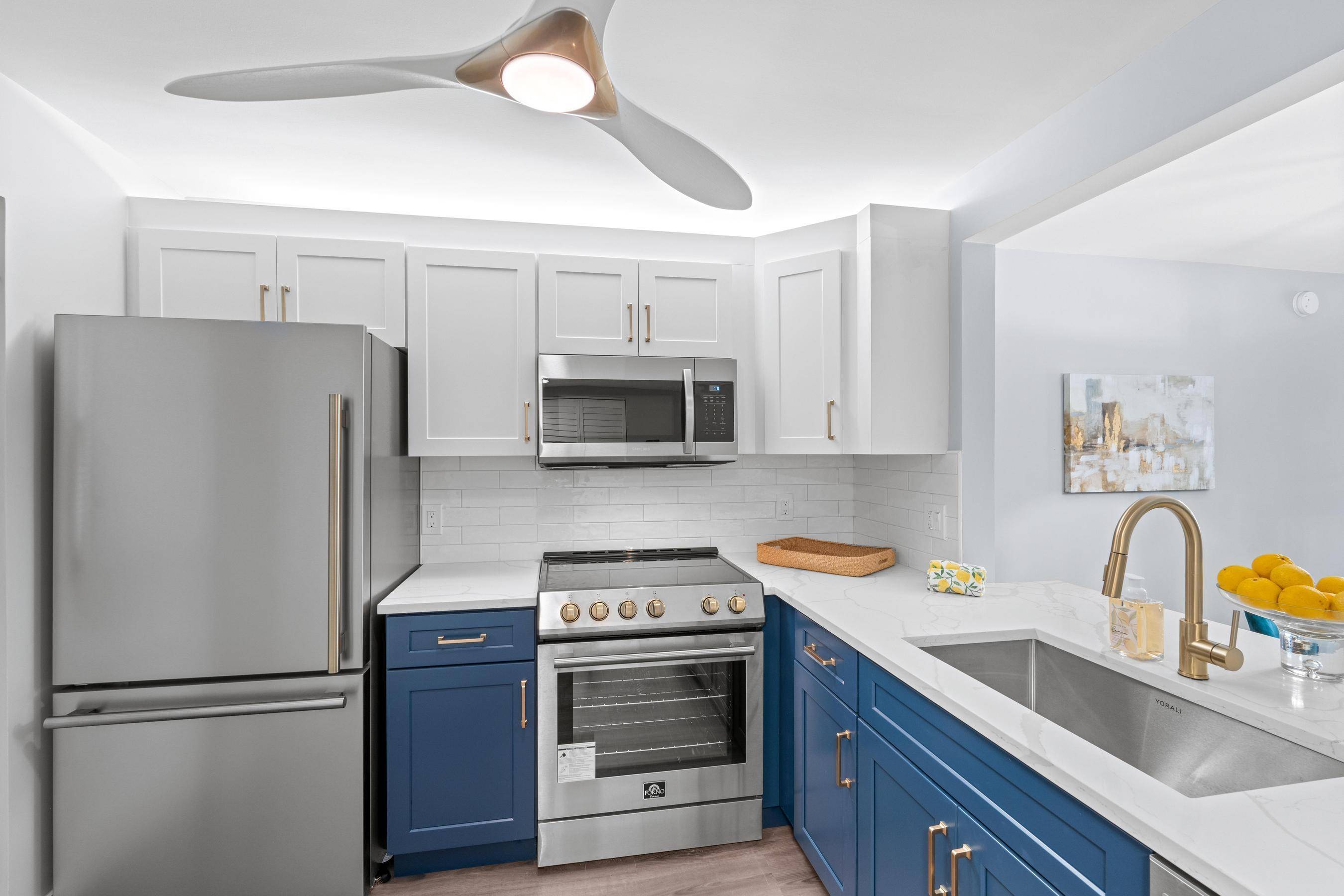 55 PLUS BUILDING. Welcome to your perfect slice of paradise in East Boca !