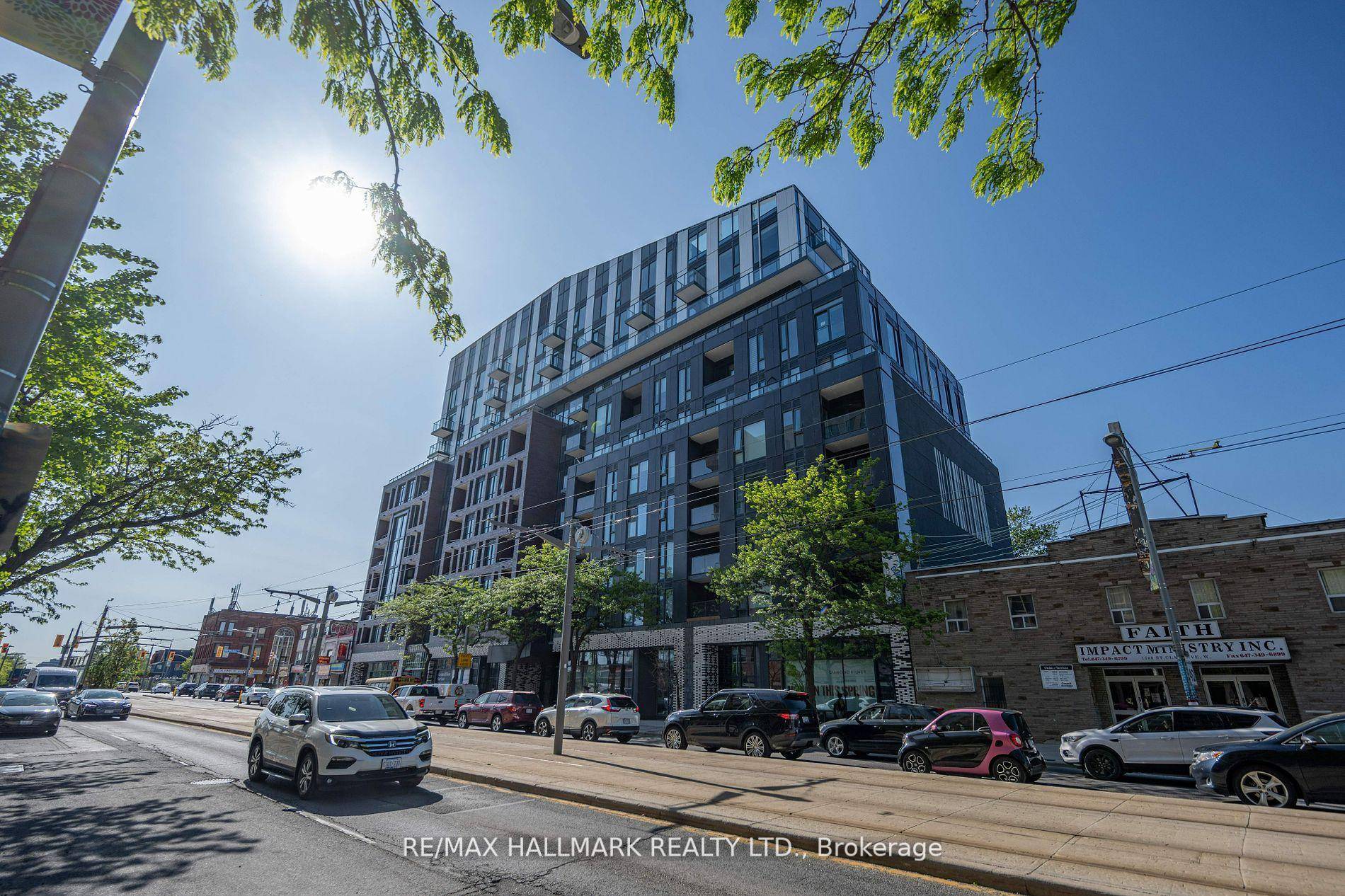 Beautiful 2 Bedrooms with 2 Bathrooms Condo Unit at Reunion Crossing !