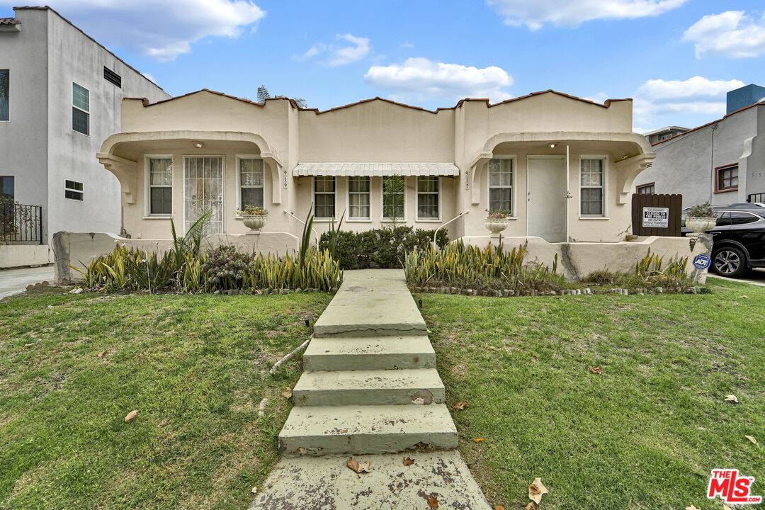 917  S Sycamore Ave 3BR Hancock Park La