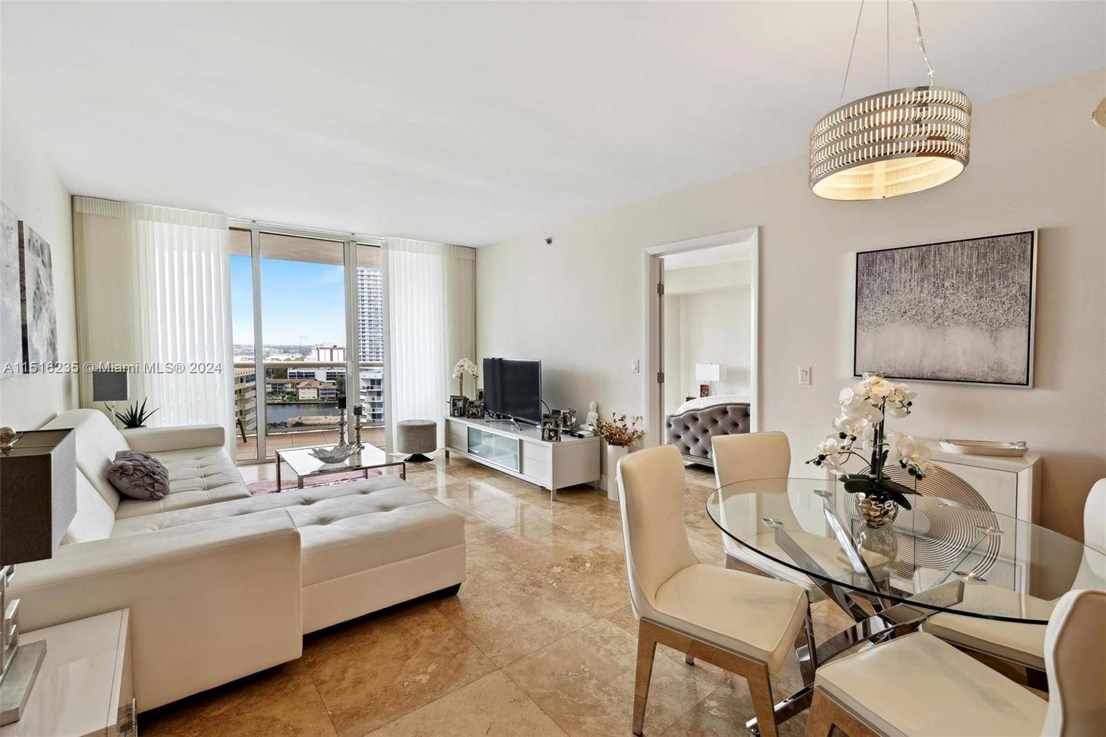 Breathtaking Intracoastal and city views await you from this 1 bed plus den 1 bath, 1, 086 Sq.