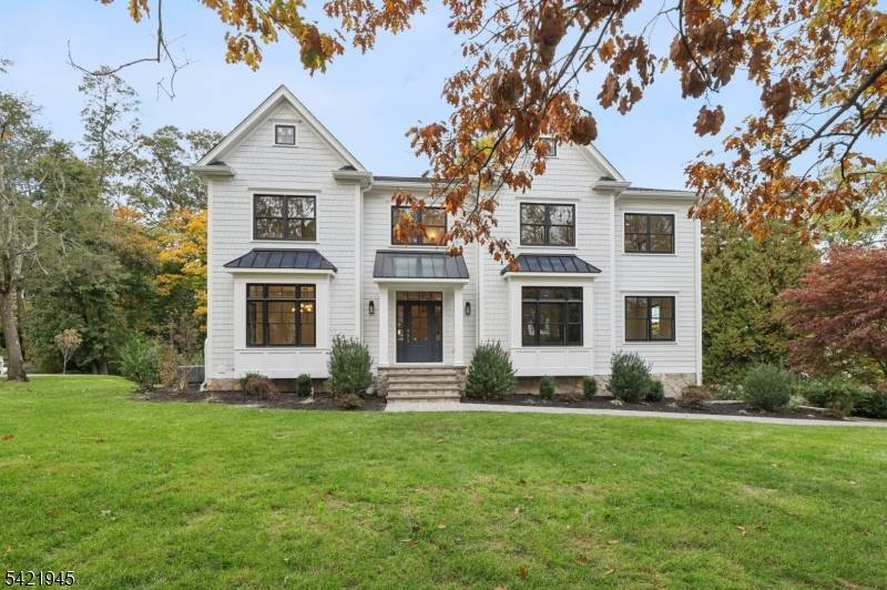 All New Luxury Construction in Madison's Prestigious Hill Section.