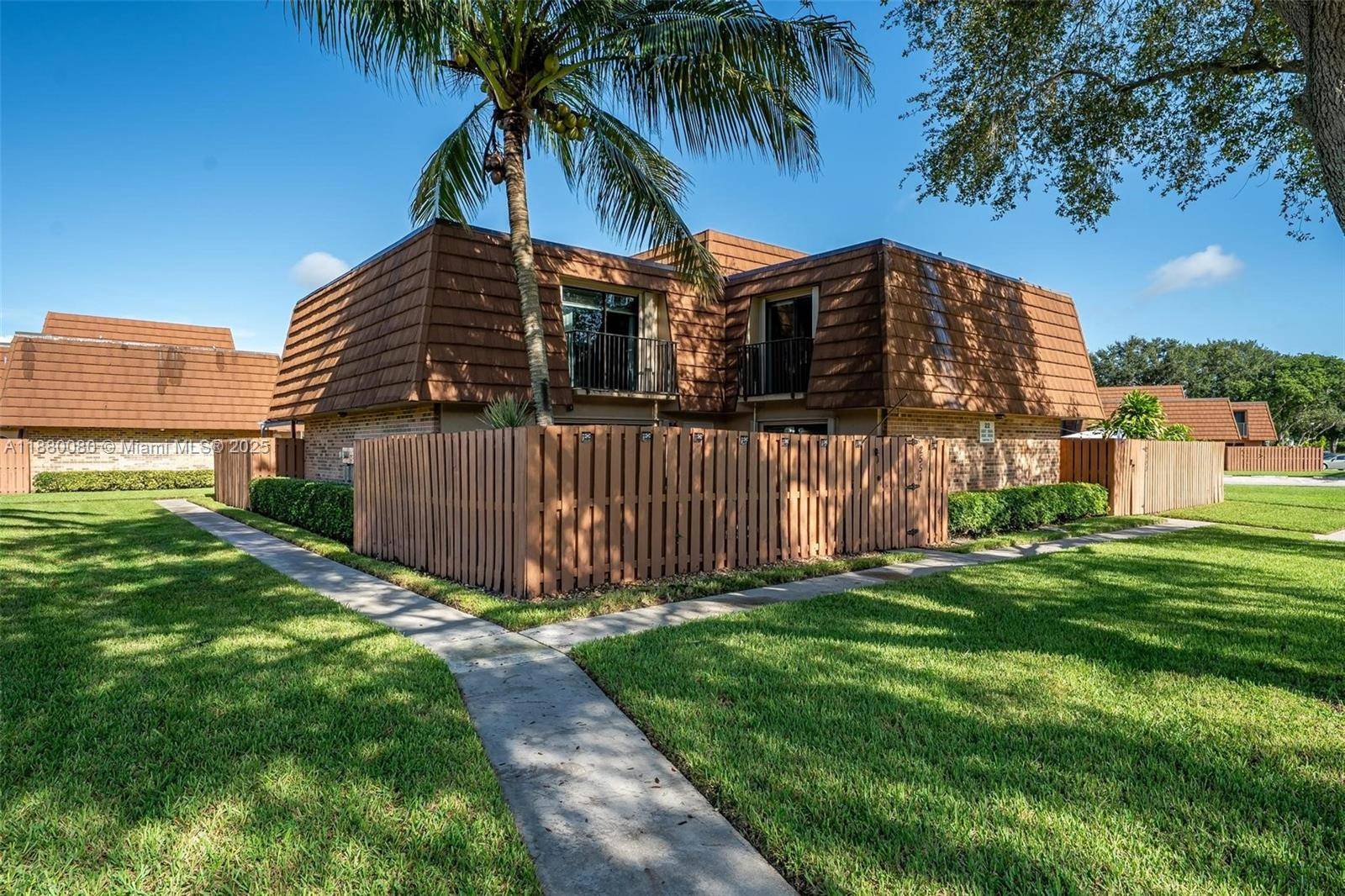 Beautifully updated 2 bed, 2.
