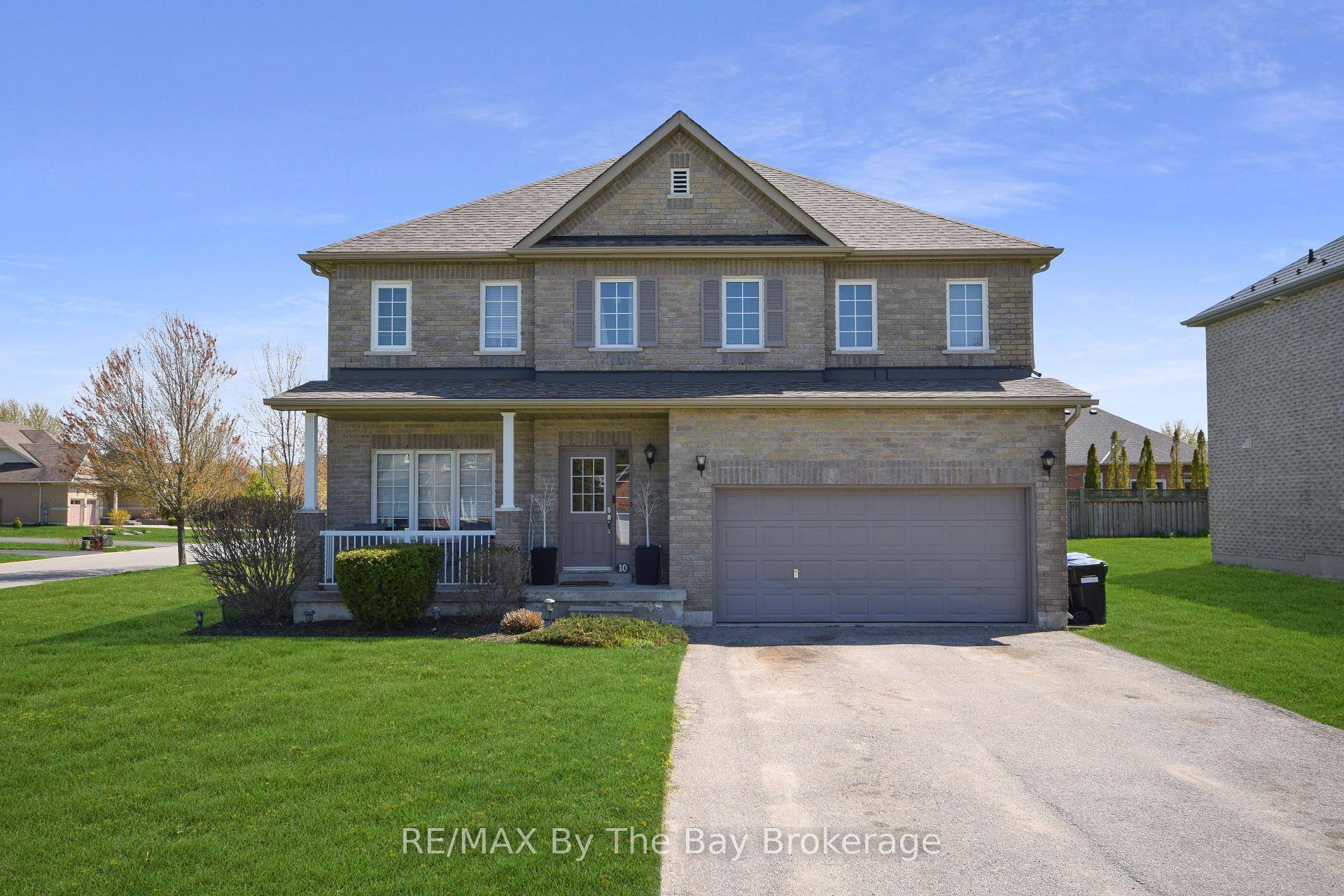 Welcome to your new 4 bedroom home located in the highly sought after Mair Mills community in Collingwood !