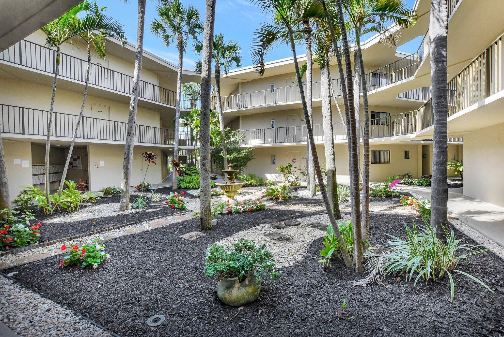 Welcome to this charming 2 bedroom, 2 bath condo just 4 miles from the beautiful Atlantic Ocean beach and 5 miles from the vibrant nightlife of Atlantic Avenue.