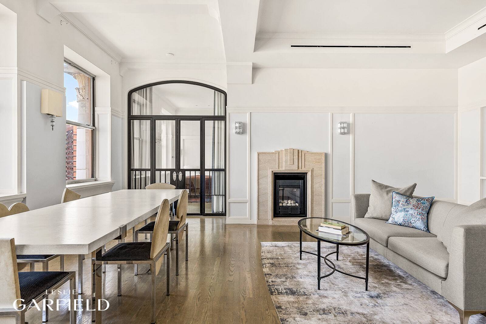 Welcome to this exceptional two bedroom, two bathroom penthouse located in the historic Forward Building an iconic Beaux Arts masterpiece built in 1912 and thoughtfully converted to condominiums in 2006.