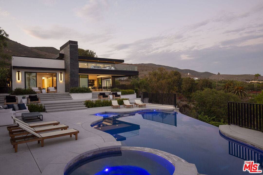 29800   Cuthbert Rd 6BR Malibu La