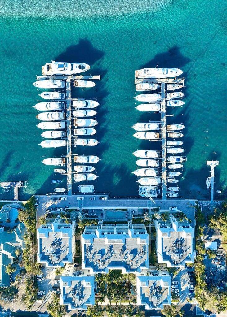 Experience the ease and beauty of yacht club living.