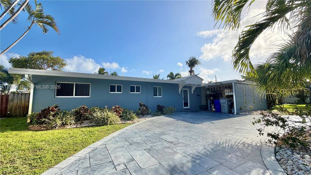 Welcome to this confidence inspiring and well kept 3 bedroom home in Pompano Beach !