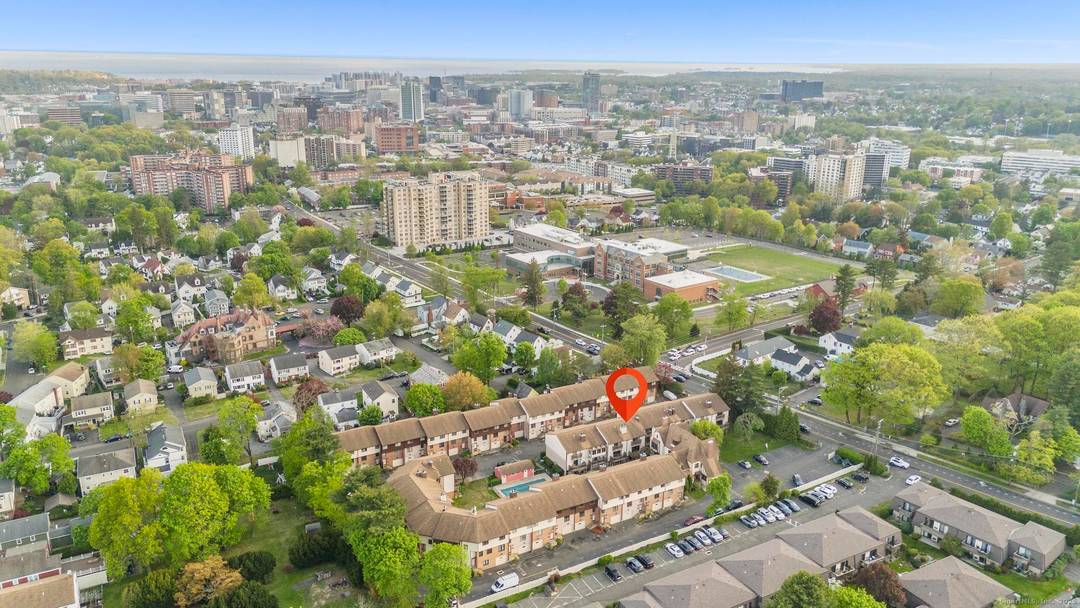 This beautifully updated and spacious townhouse offers nearly 2, 000 square feet of stylish living in the heart of Stamford's vibrant downtown, tucked within the sought after Pinewood Estates community.