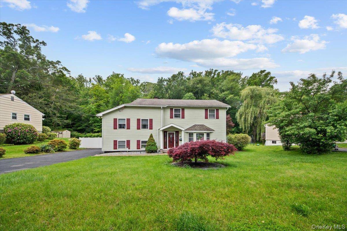 Welcome to 23 Meadow Rd in Montrose, NY !
