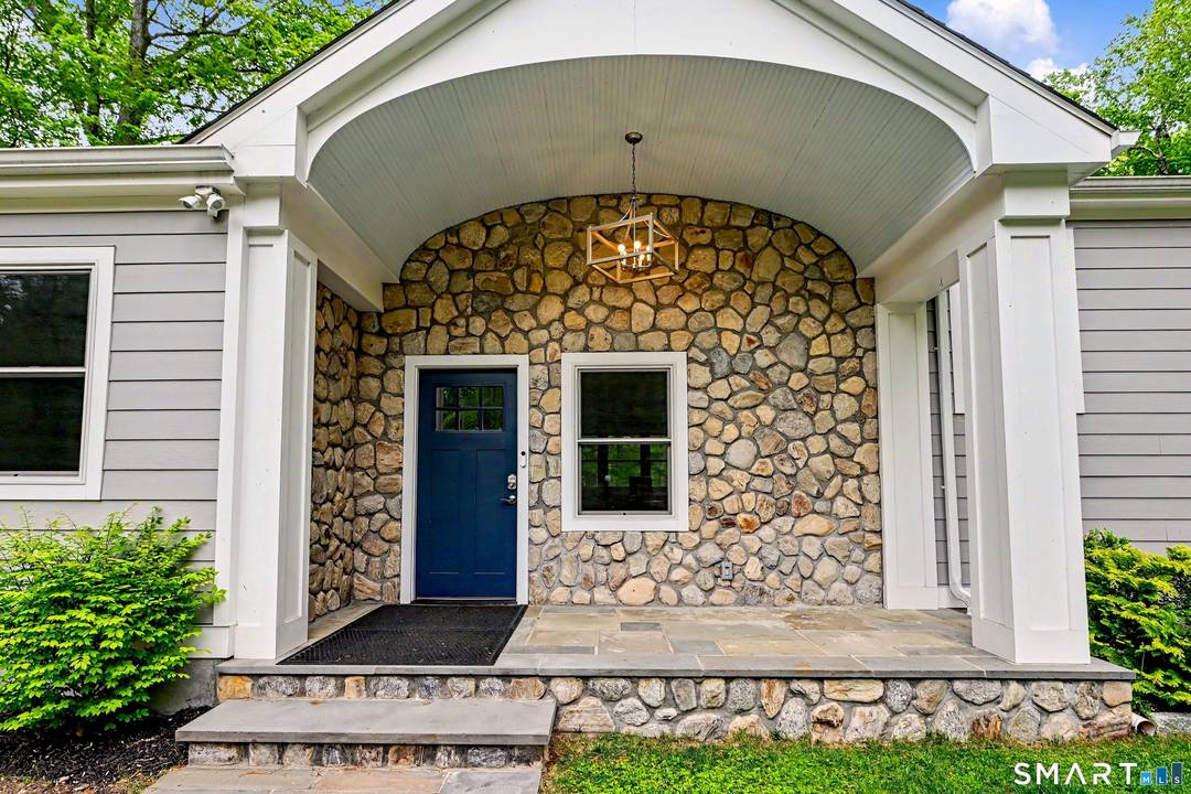 Totally renovated in 2023 Like New Walk into this grand entrance with cathedral ceilings and skylights.