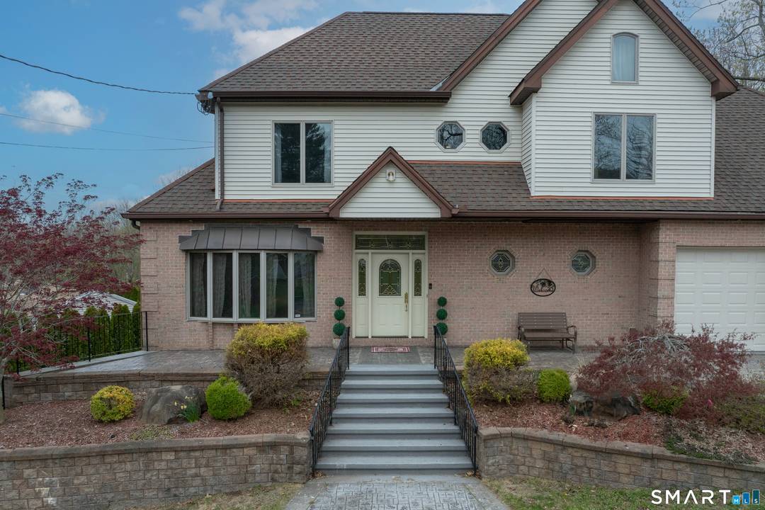 EVEN MORE VALUE ! This distinctive Plainville Contemporary Colonial offers 4, 400 sq ft of flexible living space.