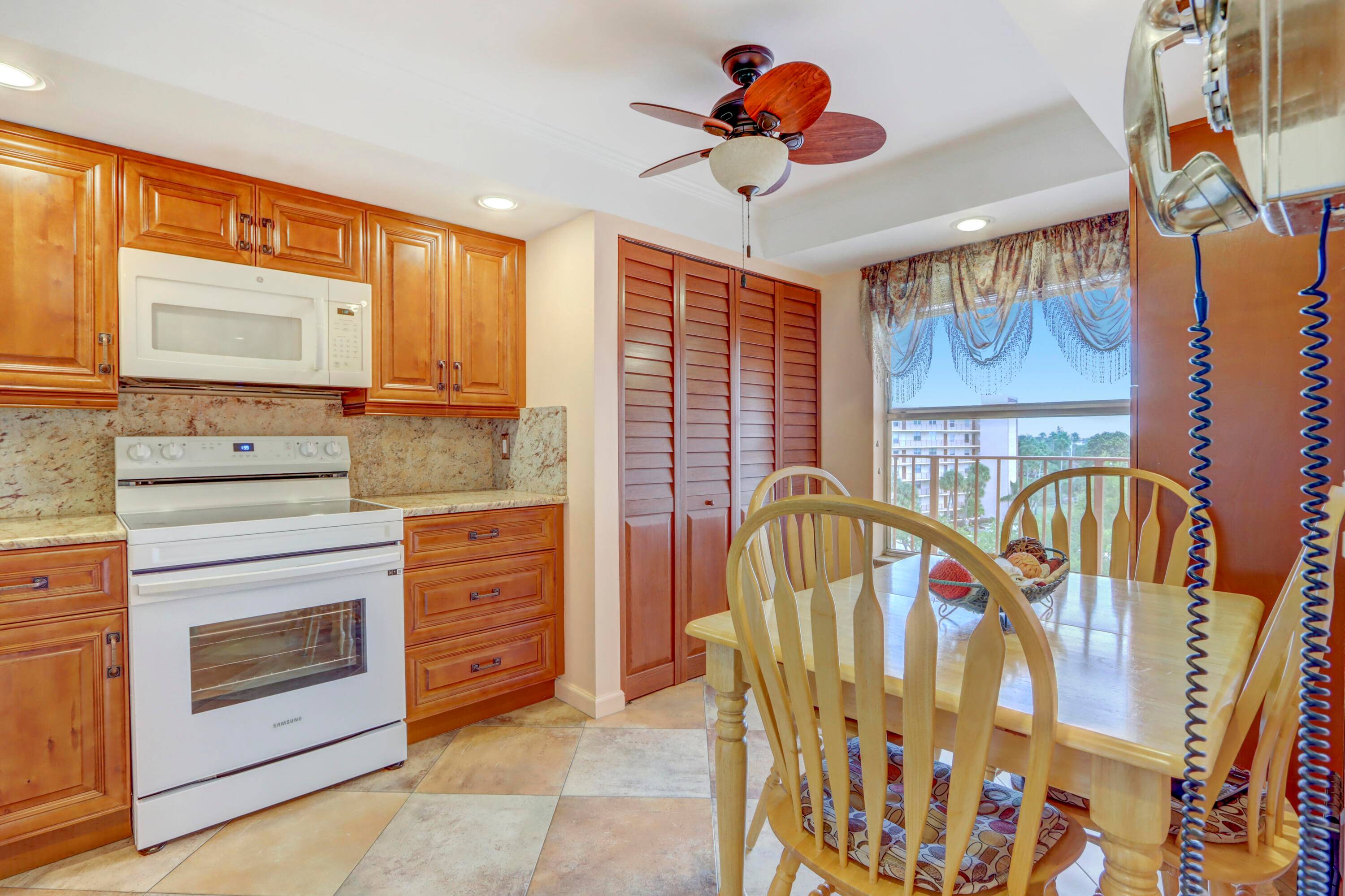 Rare 6th floor, 2 bedroom, 2 bath end unit with breathtaking lake views.