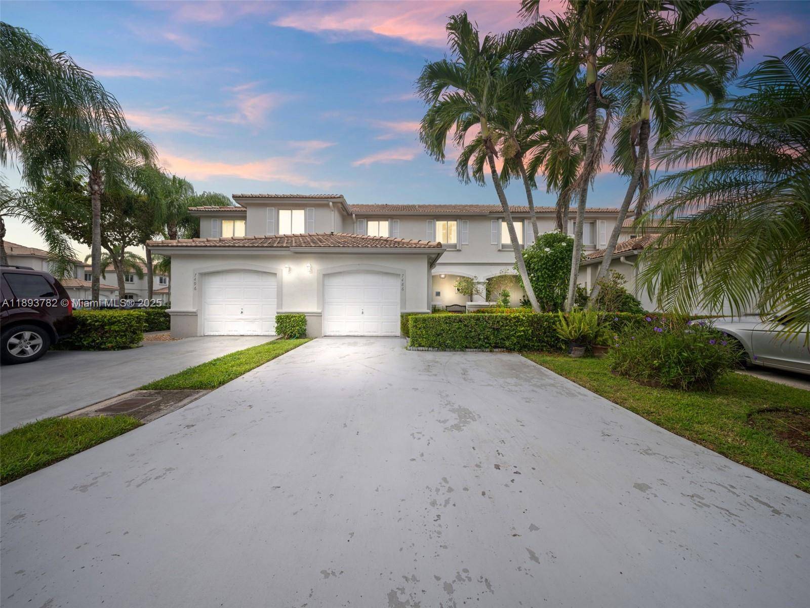 Welcome to this beautifully kept townhouse in The Villas at Lago Mar, featuring 3 spacious bedrooms, 2.