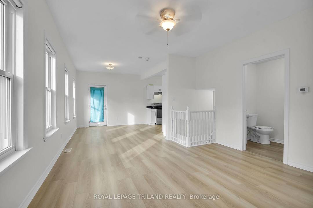 Discover effortless living in this bright and modern main floor unit complete with two bedrooms and a stylish four piece bathroom.