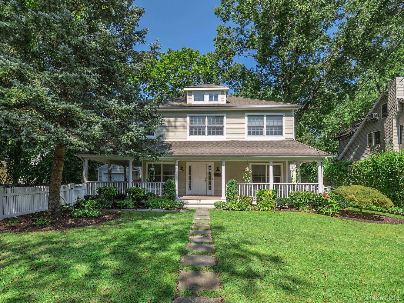 Welcome To Sea Cliff With This Beautiful Village Colonial.