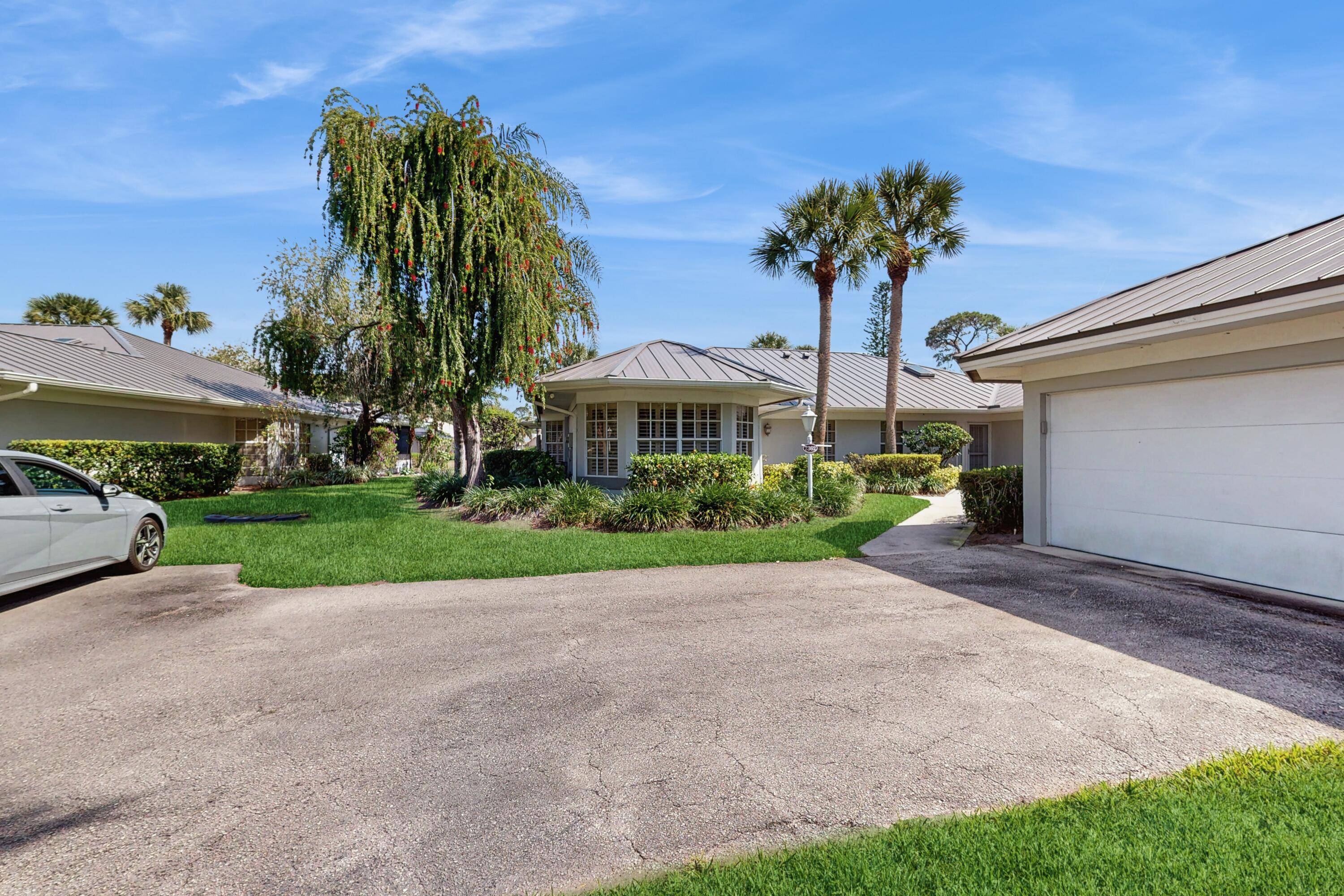 Indulge in the flawless combination of elegance and refinement showcased in this exquisitely crafted villa, providing a lifestyle of ease and luxury down to the smallest detail.