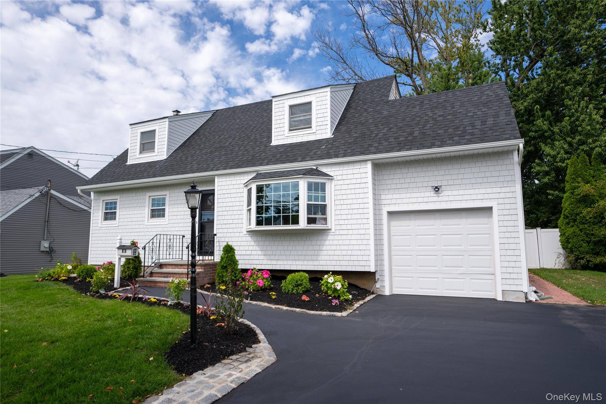 Beautiful, newly renovated cape cod home in Massapequa Park.