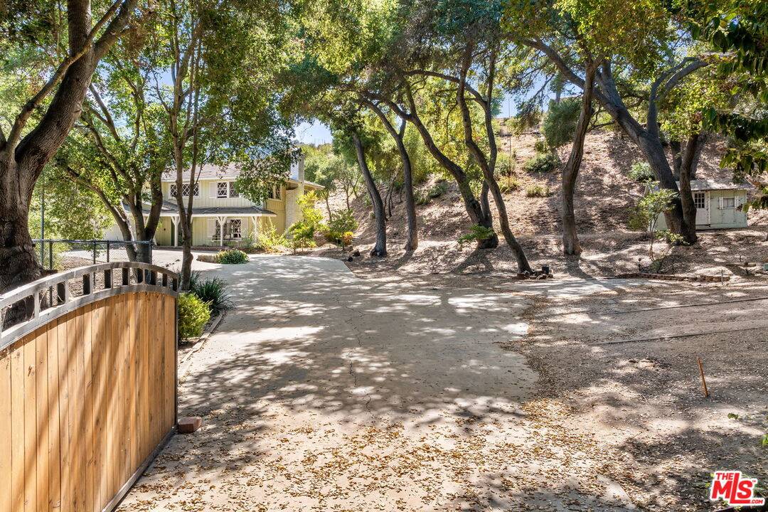 730   Crater Camp Dr 3BR La