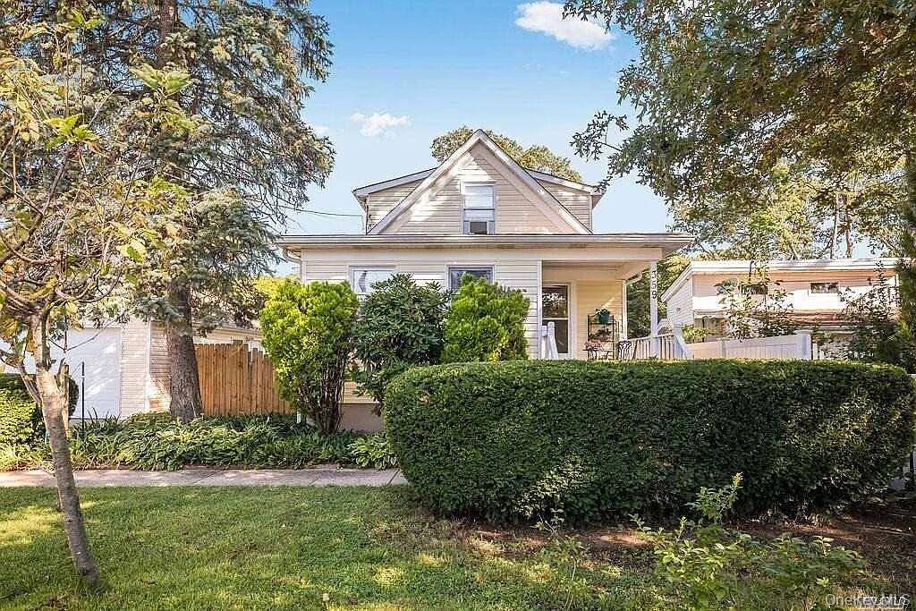 Full house rental features 3 bedrooms, 2 full bathrooms, and a full basement with a washer and dryer and a backyard entrance.