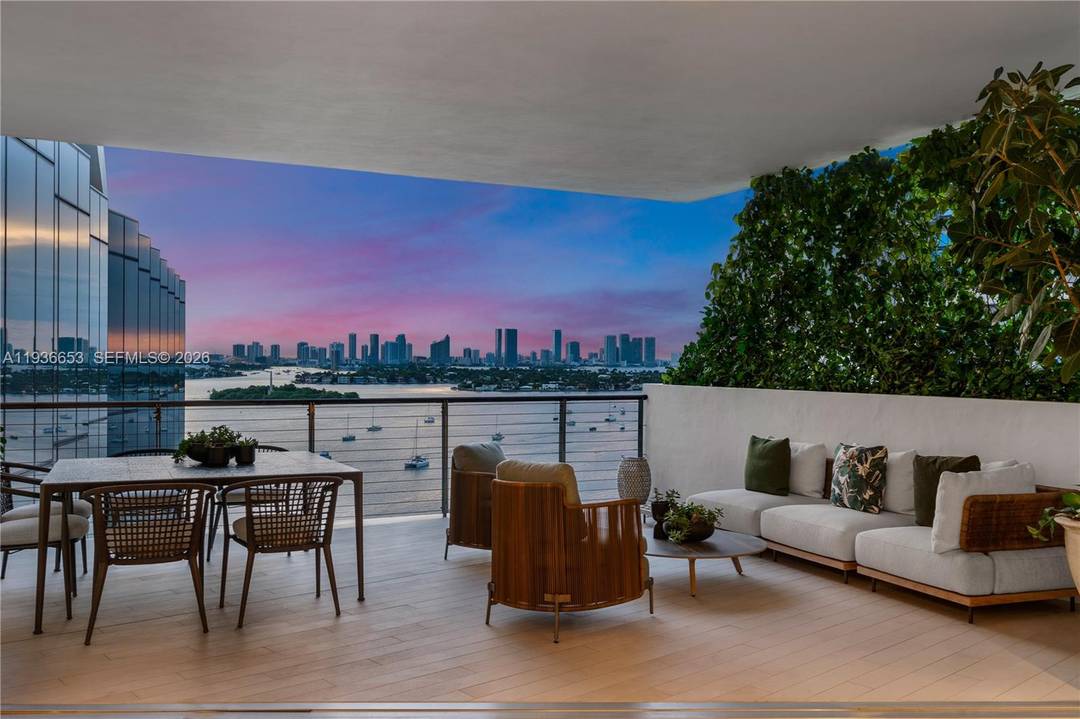 Entertain in the ultimate Miami Beach residence at Monad PHE, with stunning views of the Atlantic Ocean, Biscayne Bay, and the Miami skyline.