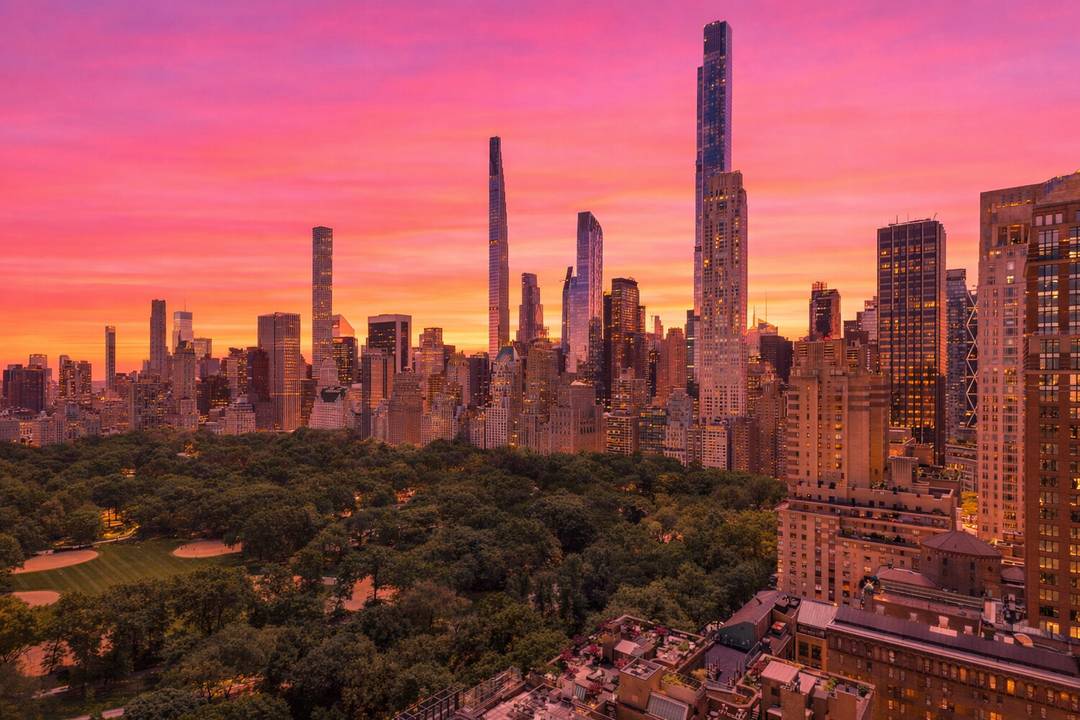 Perched on the 30th floor of one of the Upper West Side's most sought after cooperatives, Residence 30G is a refined, sun filled sanctuary with iconic, uninterrupted views over Central ...