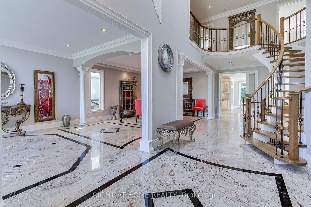 Prestigious King High Drive !