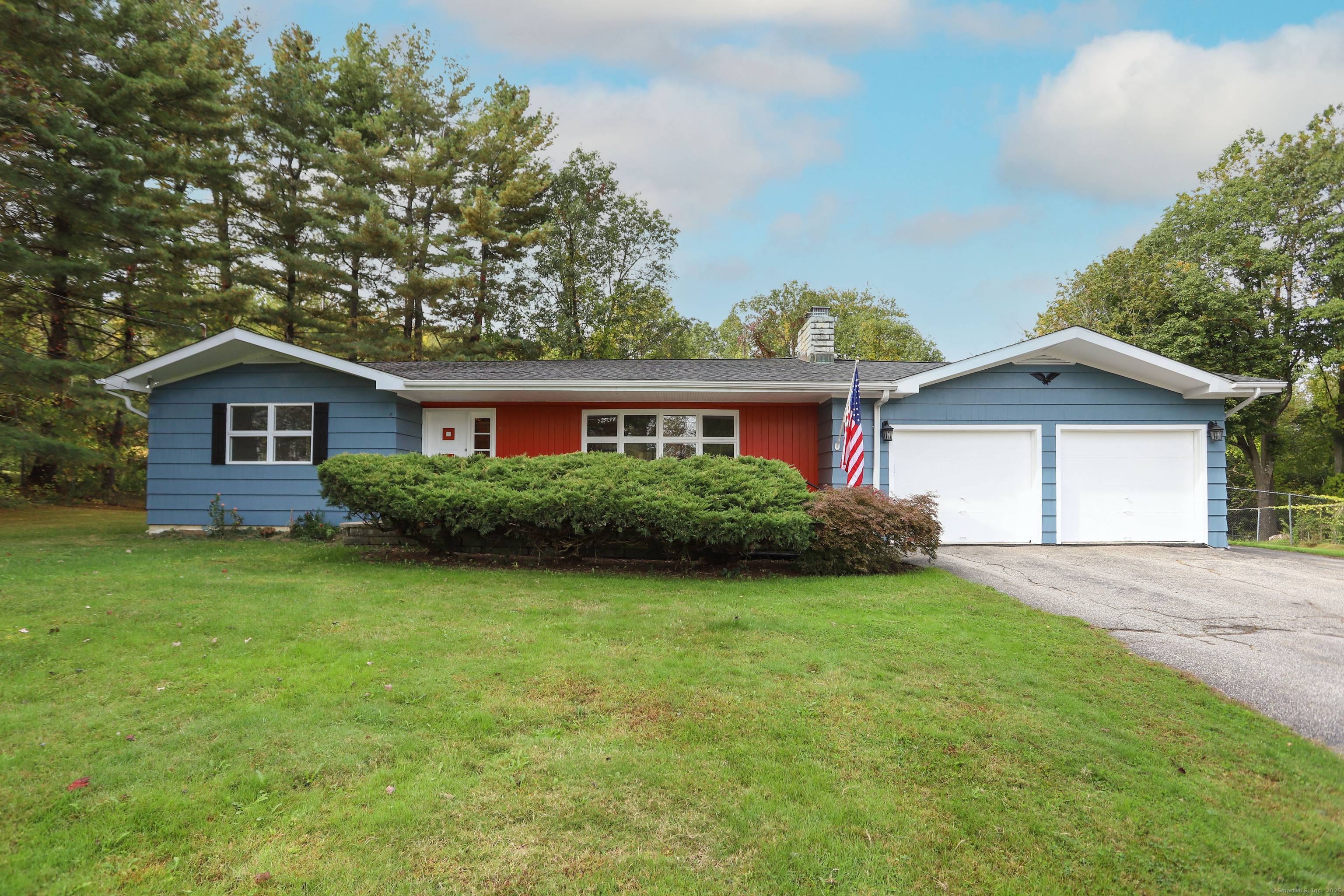 Welcome to this nicely maintained Westside Danbury Ranch !