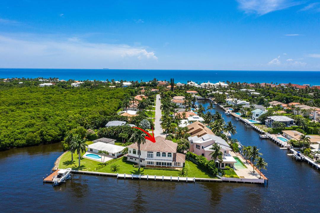 Beautiful direct Intracoastal estate dock on cul de sac point lot with 165 feet on the ICW.