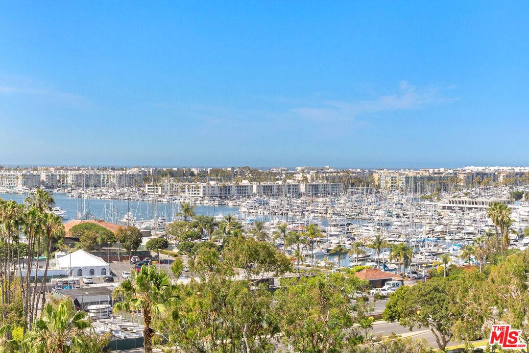 13600 Marina Pointe Dr 2BR Marina Del Rey La
